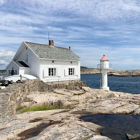 Lovely Summer House Near Risor With Boat Сasa de vacaciones *