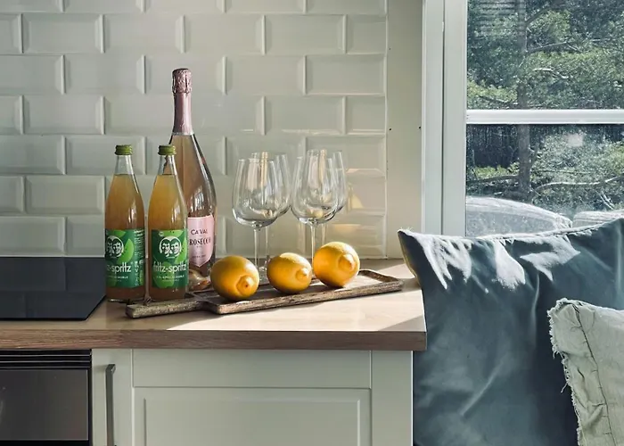 Lovely Summer House Near Risor With Boat Feriehus