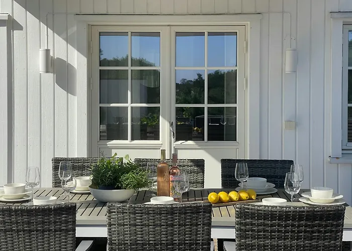 Vakkert Sommerhus Naer Risor Med Bat * Sondeled